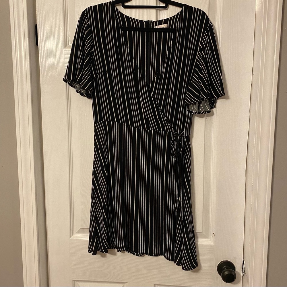 Black and white striped dress 🤍🖤